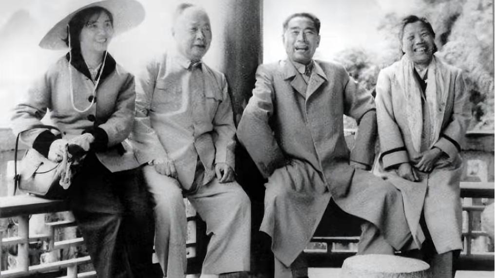 陈毅|陈毅被妻子锁门外，冲动下要离婚，周恩来找到张茜：给你提个建议