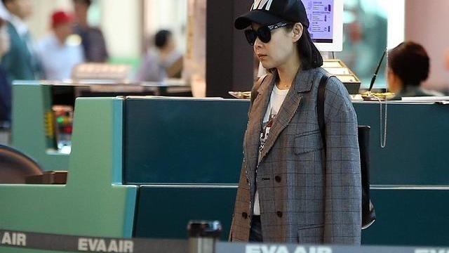 刘若英|刘若英正视老态心态淡然，脸颊下垂也没遮掩，53岁还有清纯气质