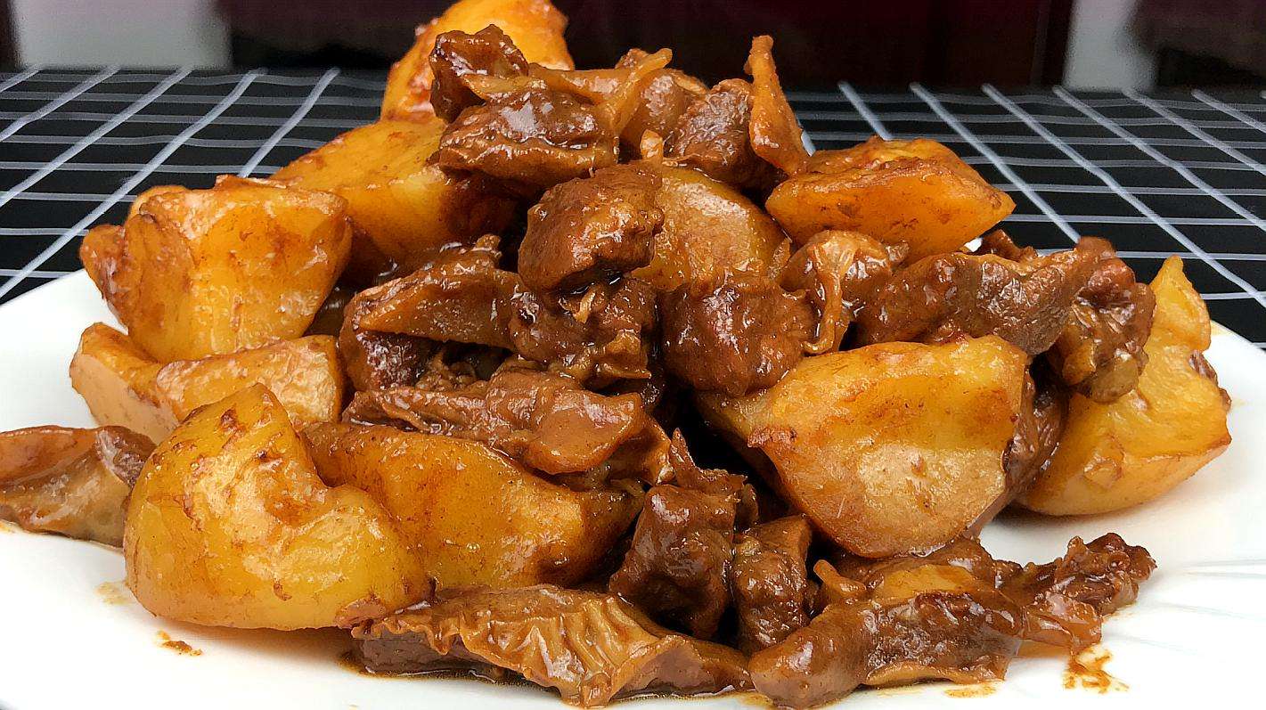 东北菜|东北菜中“正宗”的10道菜，贼拉好吃，菜量大的像“锅”！