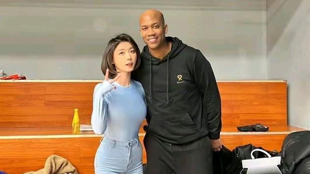 |不务正业？马布里假期又玩嗨 邀约网红称霸野球场 北控复兴太难了