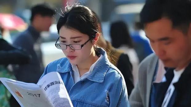 辅警|哪些公务员的岗位看似“高大上”，实则是没有编制的临时工？