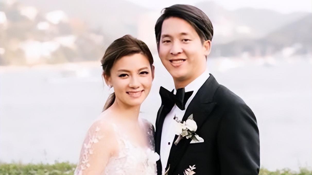 朱玲玲|朱玲玲继儿媳！Joyce穿着白衬衫搞创作，素颜五官清新不输郭晶晶