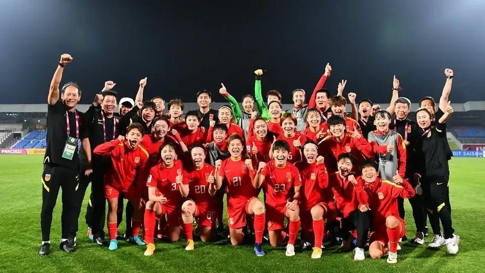 勇士队|被人民日报表扬后！女足壮举又被中纪委褒奖，名嘴呼吁重奖600万