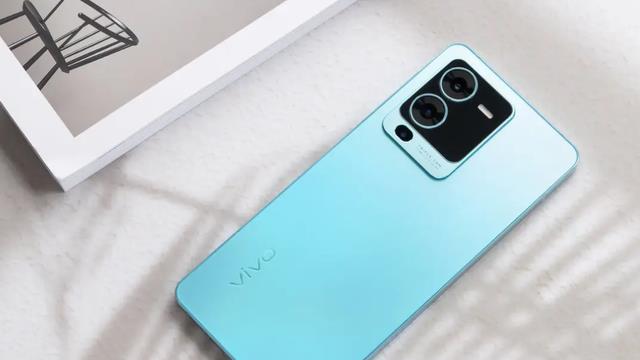 vivo|vivoS15新机上市，顶尖颜值+骁龙870，8+128G版本仅售2599