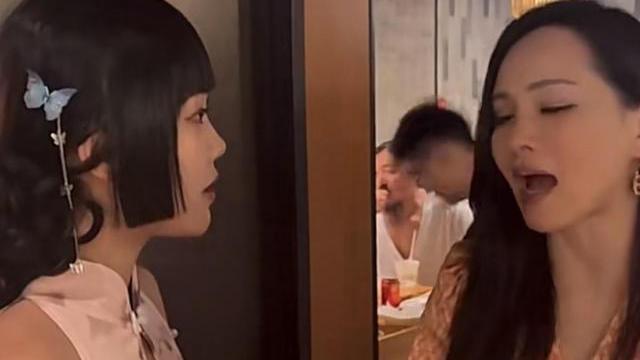 伊能静|伊能静在纽约被网红偶遇，态度友好亲切，颜值不输给20多岁的女生