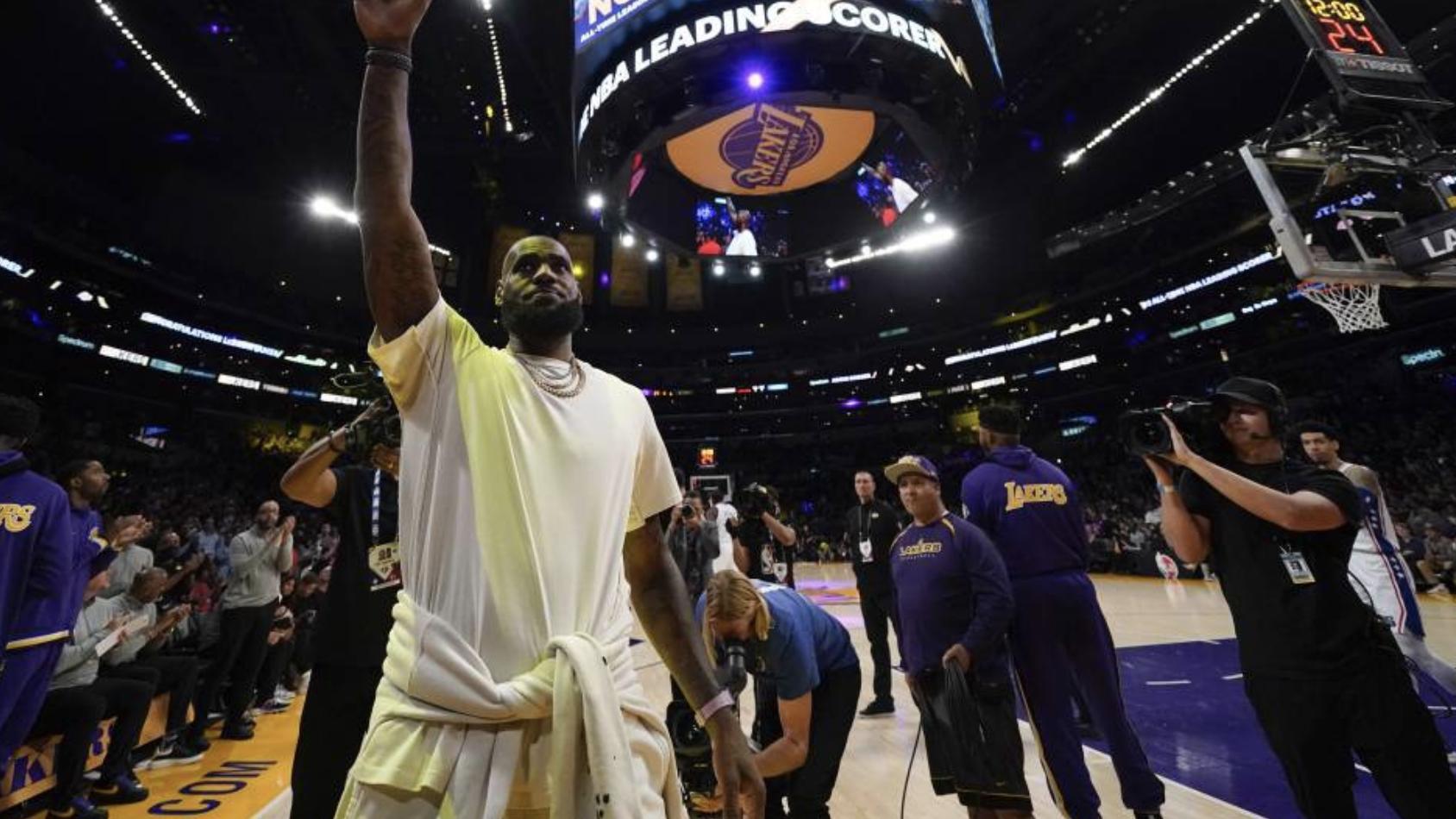 勒布朗·詹姆斯|NBA：湖人教头詹姆斯本季仍有MVP水准！