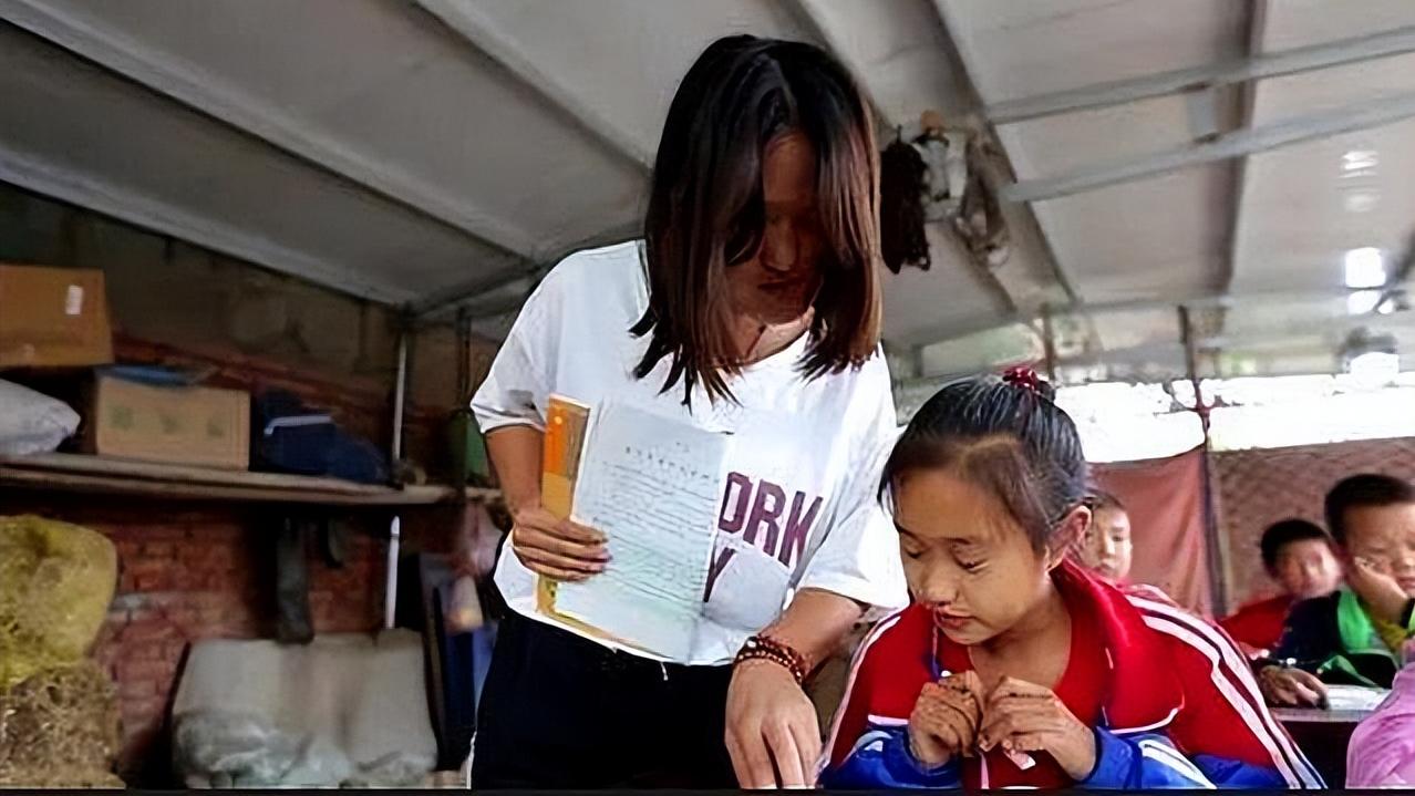 整容|女孩因长相太丑而无法当老师，整容变成美女后，她的做法让人意外