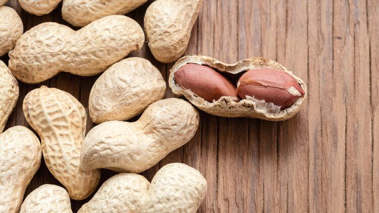 花生|“长寿果”花生会加速癌症转移？专家提醒：4类人不建议吃花生