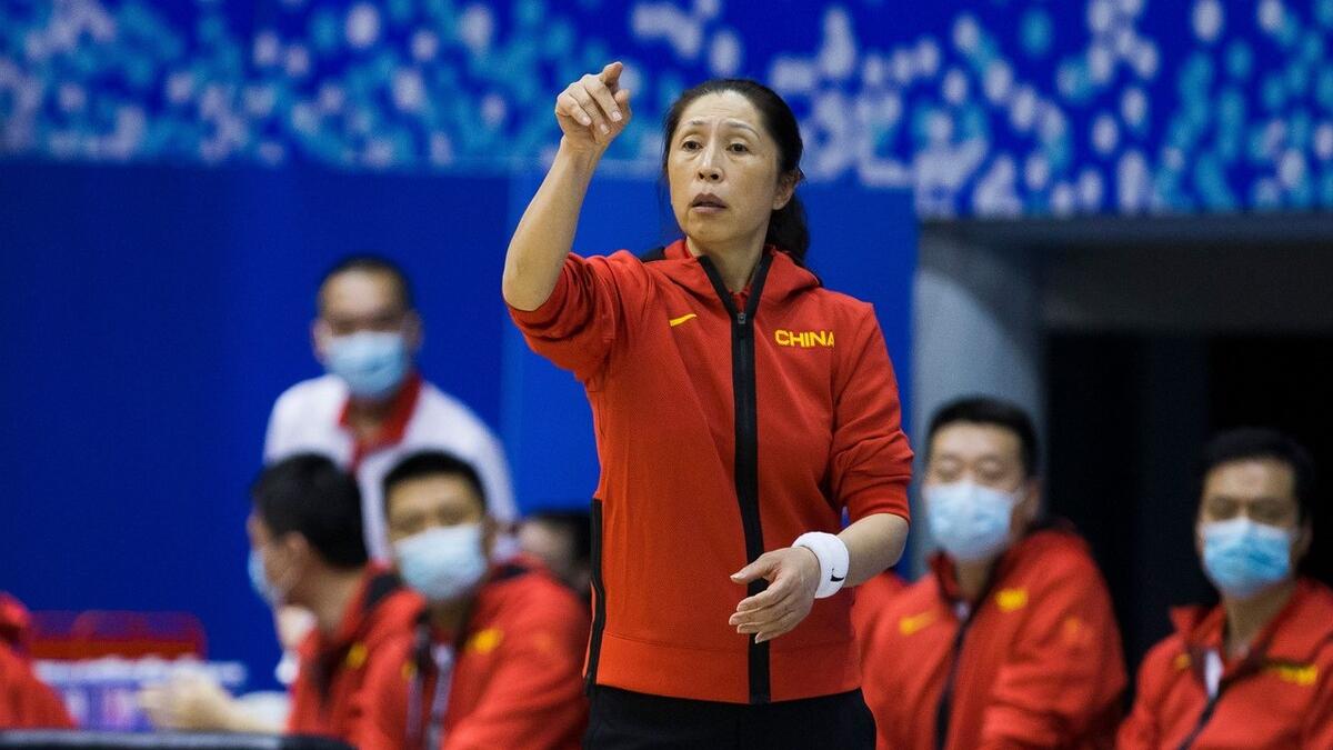 中国女篮|22点51分，女篮李梦滞留欧洲发文，一番话感动球迷，郑薇没看错人
