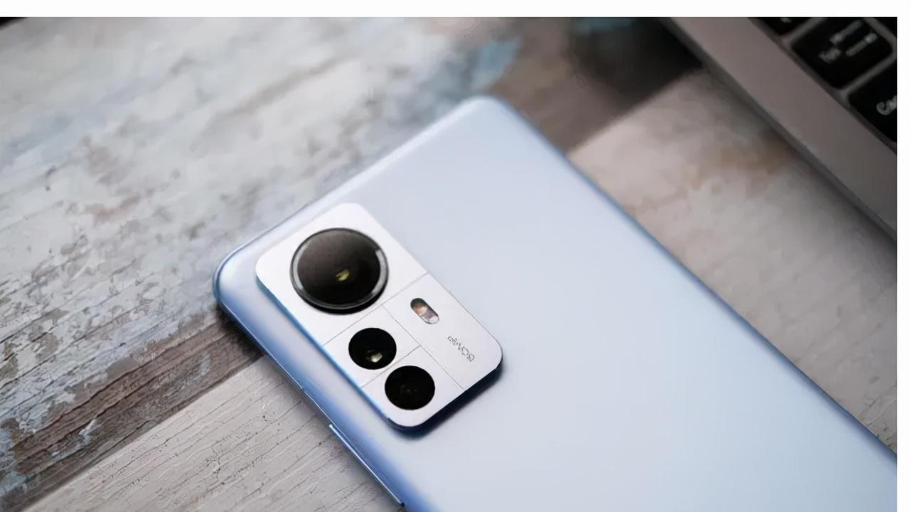 |对比OPPO新品跟小米12Pro，贵一千块贵在哪里，值不值得？