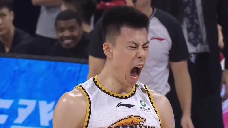 广州队|绝境！广东半场落后23分，易建联周鹏14中1，威姆斯令杜锋无奈