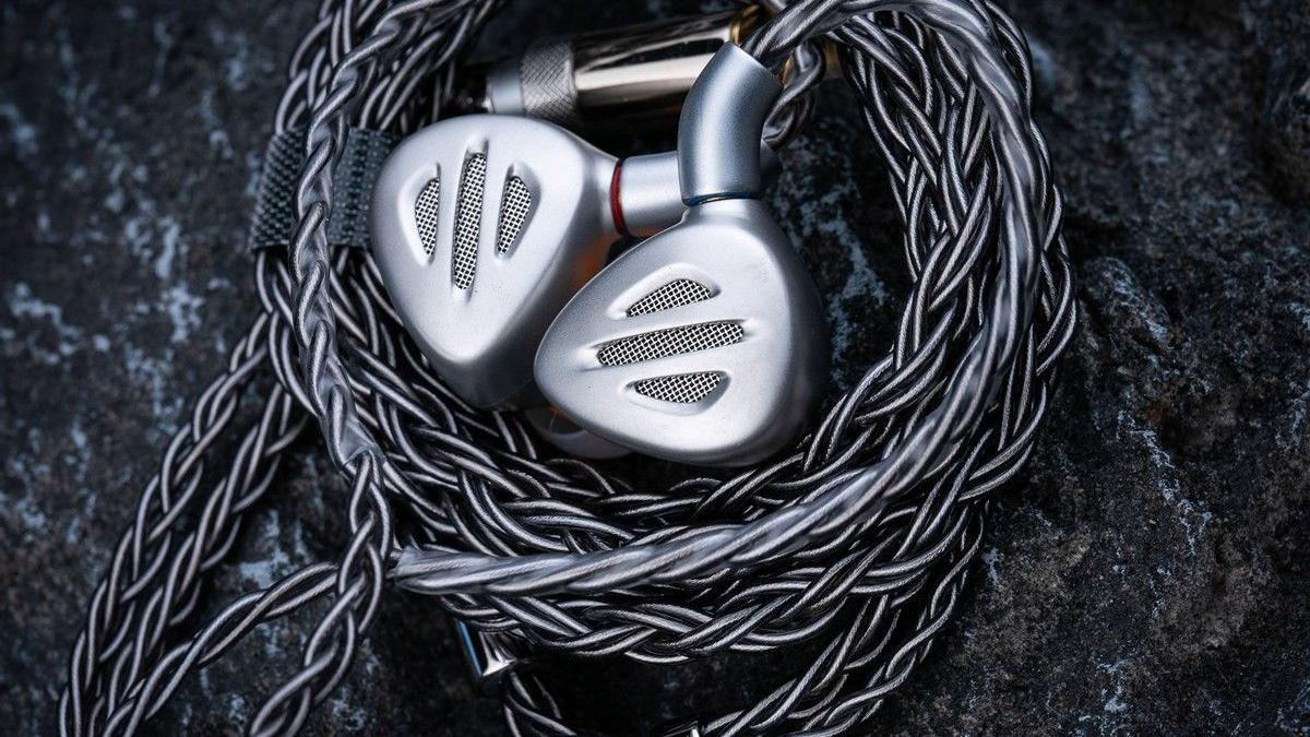 数码|飞傲的新“标准”之作——关于FH9的一些主观闲聊