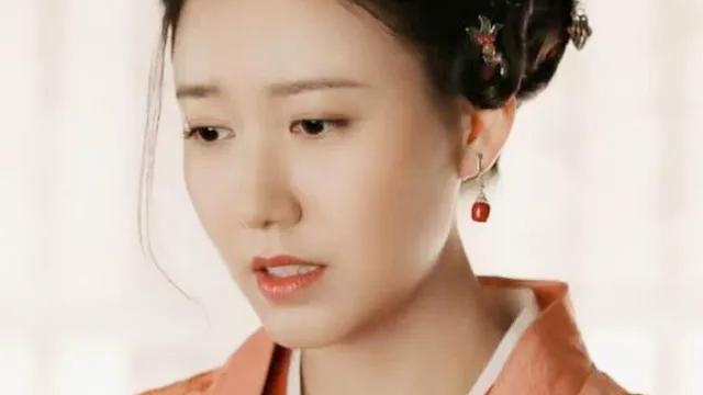 高露|高露，为了爱情放弃事业，嫁给圈外人丈夫，如今儿女双全太过幸福