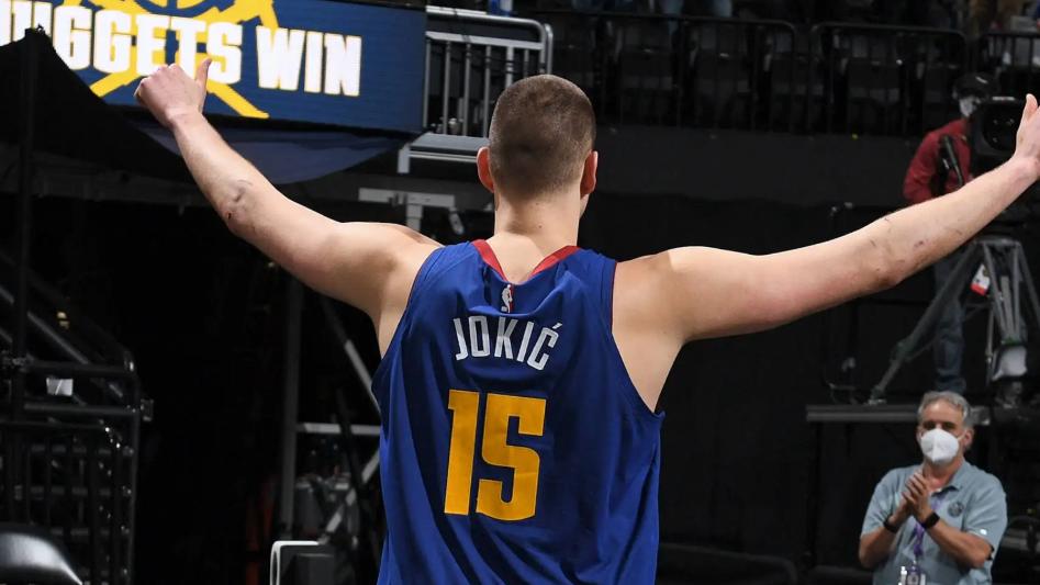 约基奇|5年2.6亿！约基奇蝉联常规赛MVP，专家：有望签下NBA历史最大合同