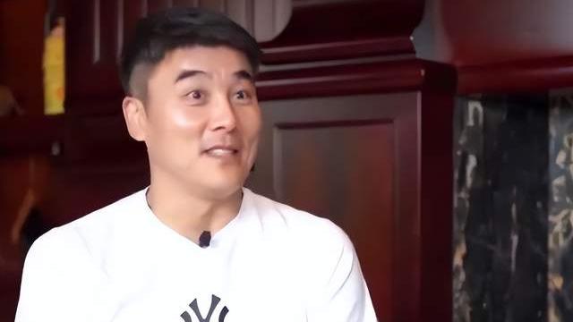 北京国安|专业！李明办公室放着1块大屏：每天可以看到国安球员的情况！
