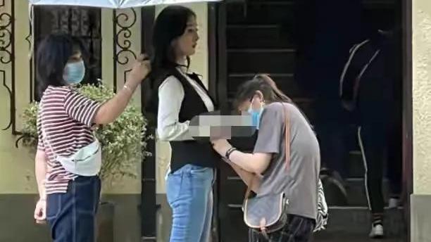 杨幂|“大幂幂”拍戏的待遇真好，身材凹凸有致，网友：气质真棒