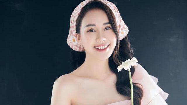 梅芳|美女主持人吴梅芳晒泳装照，身材旖旎，美得像仙女一样