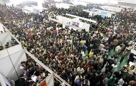 |在招聘的时候，三本的学生确确实实感觉到了歧视