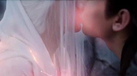 应渊|心疼！杨紫忘川徒行10万步滞留了九百年，成毅心疼献吻助其妖化忘情