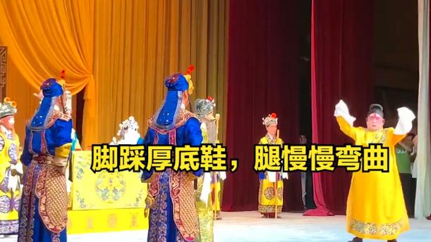 郭德纲|年近50的郭德纲，在台上依旧卖力表演，敬业精神让人赞叹！