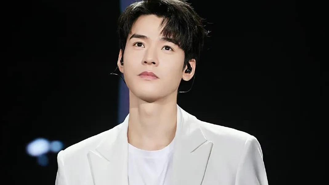 朱一龙|男明星这种刘海才是最好看的！鹿晗肖战贵气十足，朱一龙太惊艳