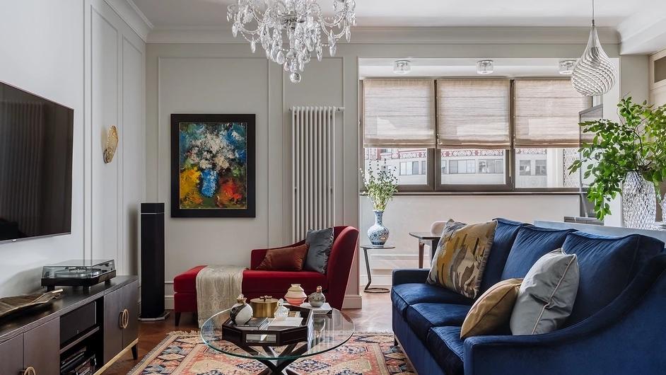 128㎡时尚多彩三居室，客餐厨一体化，卫生间二分离，氛围温暖