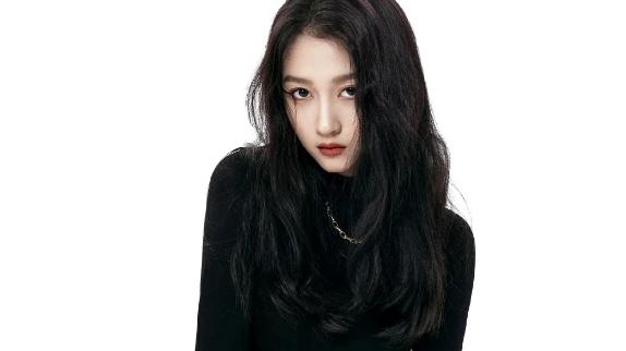 关晓彤|浑然天成的连体丝袜，让关晓彤彻底放飞自我，网友：了不起！