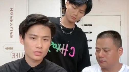 带货|小杨哥带货翻车！大佬争榜一打赏霸屏直播，网友：省首富该换人了