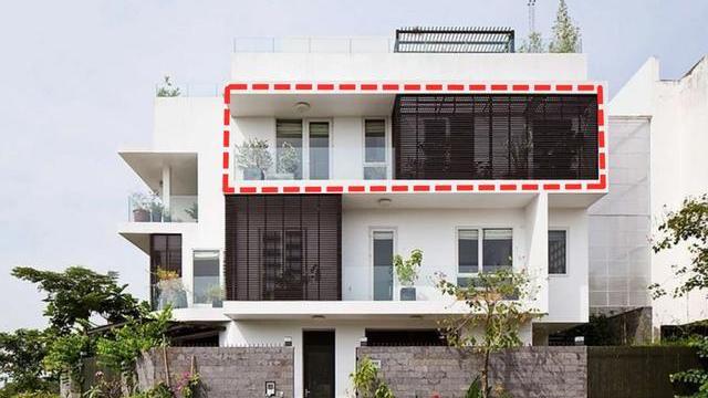 不走寻常路，阳台一半纳入客厅，留一半玻璃围起来，多个露台享乐