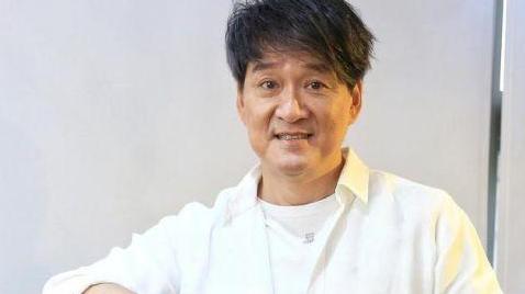 周华健|被李宗盛发掘时在吃软饭，娶美国妻子战天王，周华健到底有多牛？