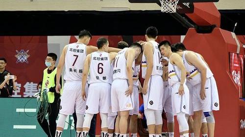 NBA|后撤步三分这个技术在NBA非常流行，为什么在CBA却很少见？