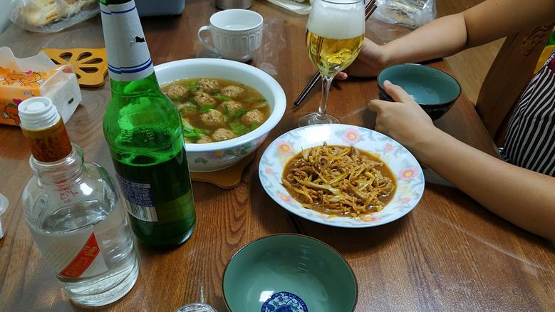 |每天吃饭必喝一杯酒，雷打不动坚持20年的人，看看身体有何变化