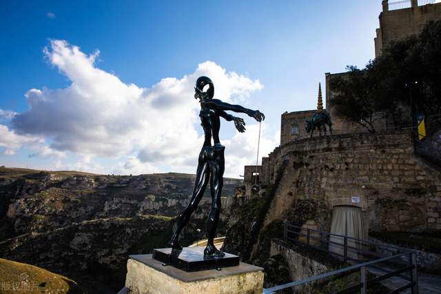 小米科技|华为新机定价1899元，没有极致的性能，光凭强力续航能否热销吗