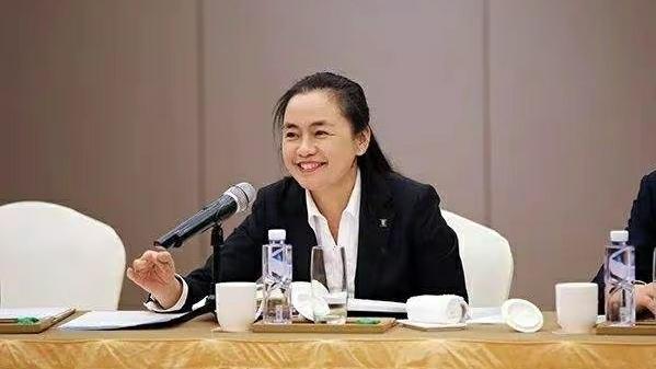 民营企业|中国女首富“换人”，身价1700亿，公司超越华为成中国第二大民企