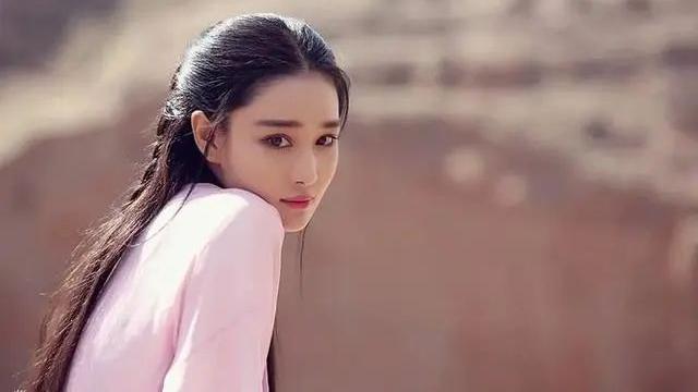 张馨予|张馨予咋了？突然自称单身汪婚姻疑似亮红灯 网友劝她谨言慎行