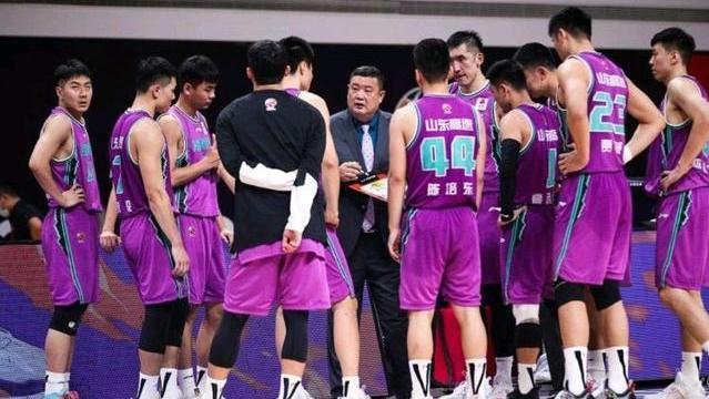 李敬宇|山东12人名单更新！李敬宇重回首发刘毅客串后卫锁帅力拼开门红