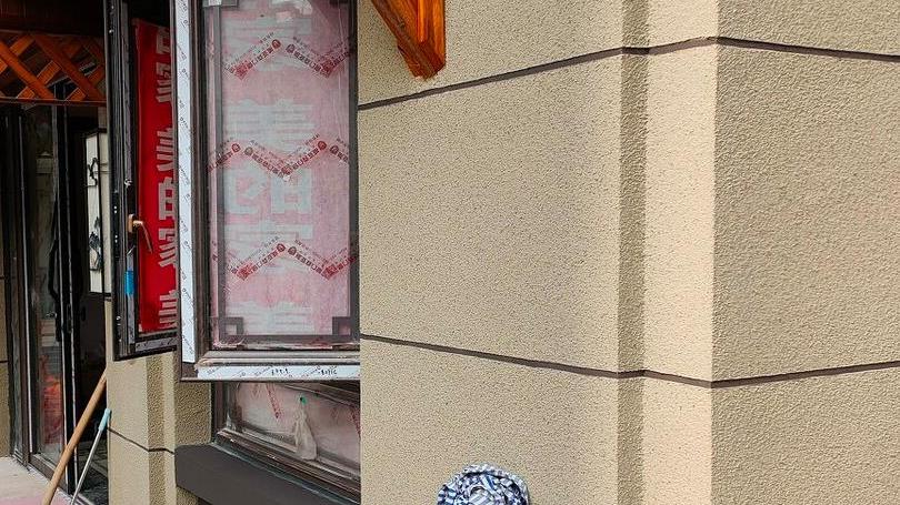 外墙做真石漆还是贴瓷砖，把4个问题弄清楚就知道了