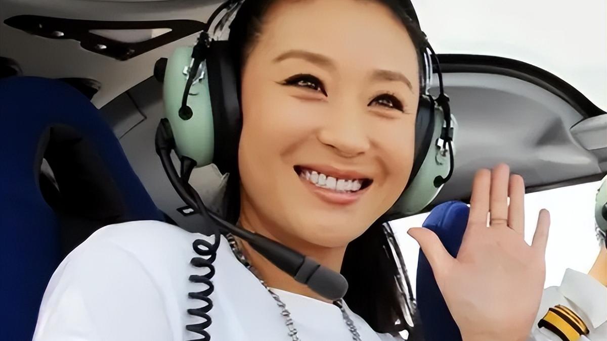 苗圃|陈义红：相貌平平却娶了小19岁女星苗圃，对妻子十分宠爱