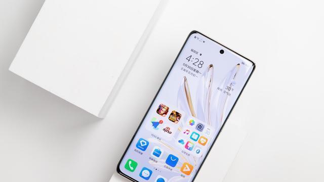 荣耀|荣耀高颜值旗舰，天玑芯片+四曲面屏+54MP三摄，还有100W快充！