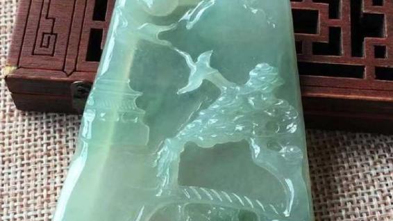 翡翠|想要购买翡翠，就要仔细挑选购买天然的产物，不要买到B+C货色