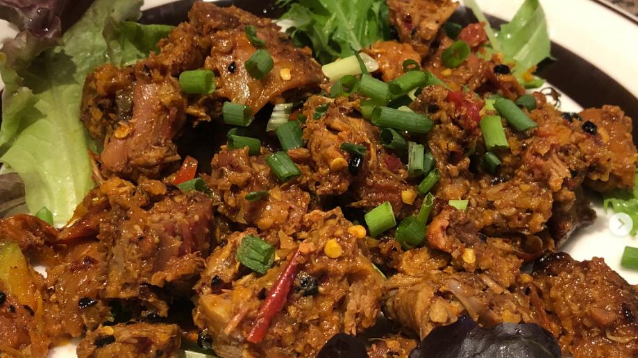 好吃不贵的尼泊尔美食，不仅有咖喱当做调味料，还有丰富的新鲜蔬菜来搭配