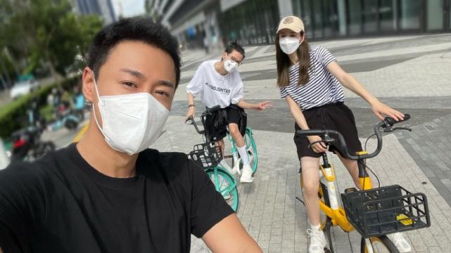 小姐姐|林峯端午携妻与友人小聚，张馨月对老公撒娇卖萌，无名指钻戒抢镜