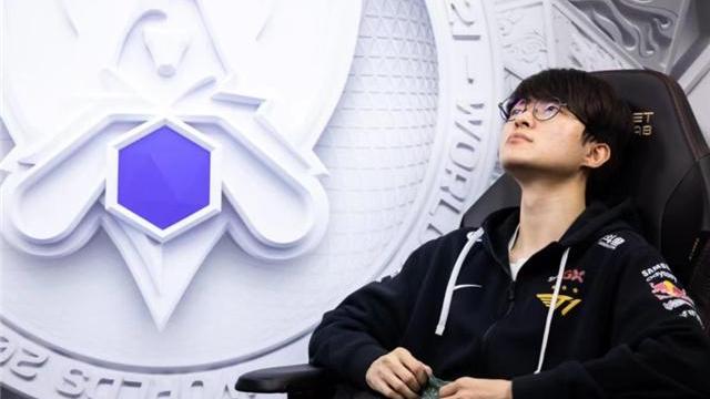 职业素养|LPL职业选手可以直接封玩家了？Doinb炫耀：这是我们应得的牌面