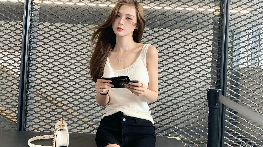 汪小菲|汪小菲离婚3个月被爆再婚！左手无名指疑被套牢，直播带货露馅了