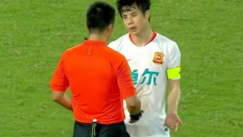 李金羽|李金羽“捡便宜”，武汉队免签6新援，蒿俊闵留不住了，有外援加盟