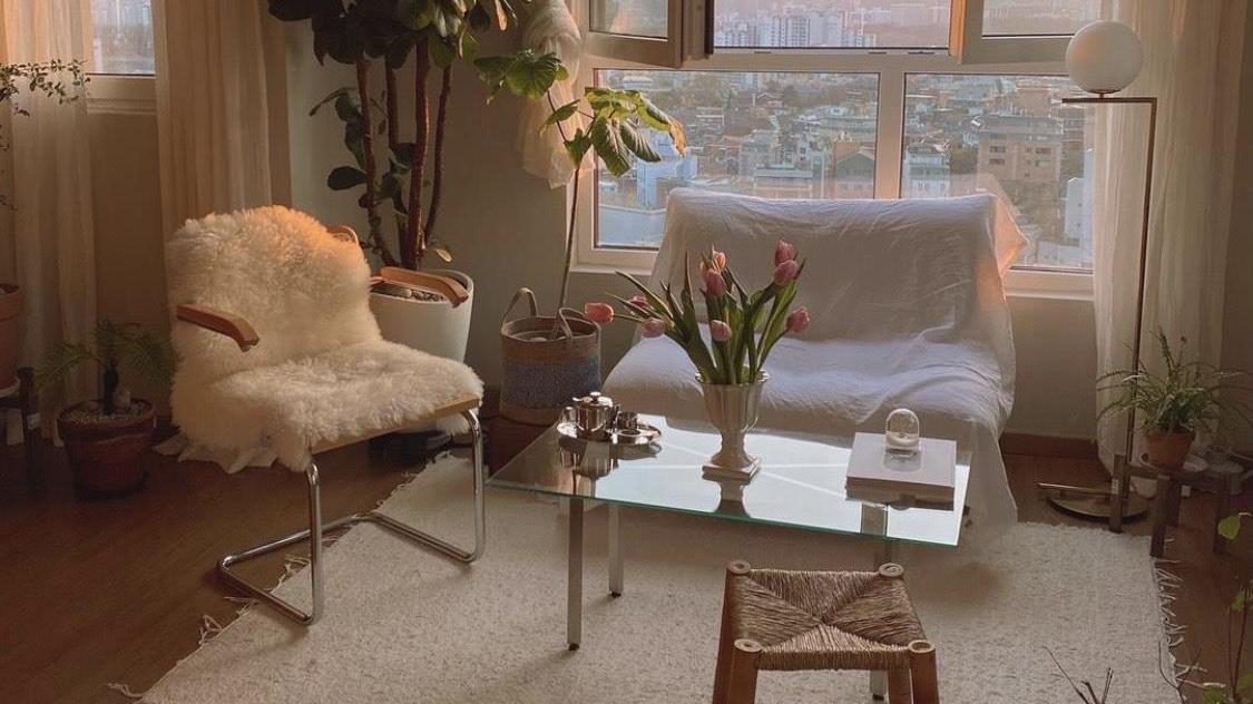 韩国精致小二层，芝麻大空间布置得温暖治愈，一个人依旧不愿将就