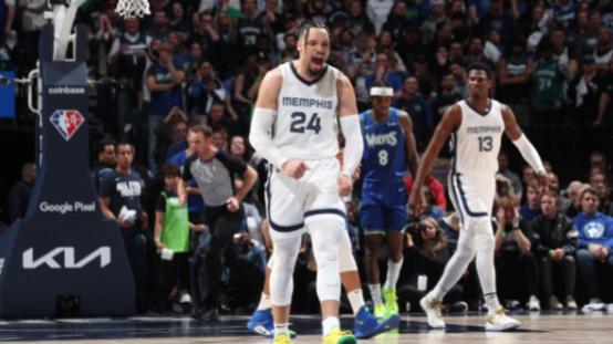 森林狼队|NBA耻辱！两次领先20+，森林狼仍被逆转，球迷质疑：不叫暂停太假了