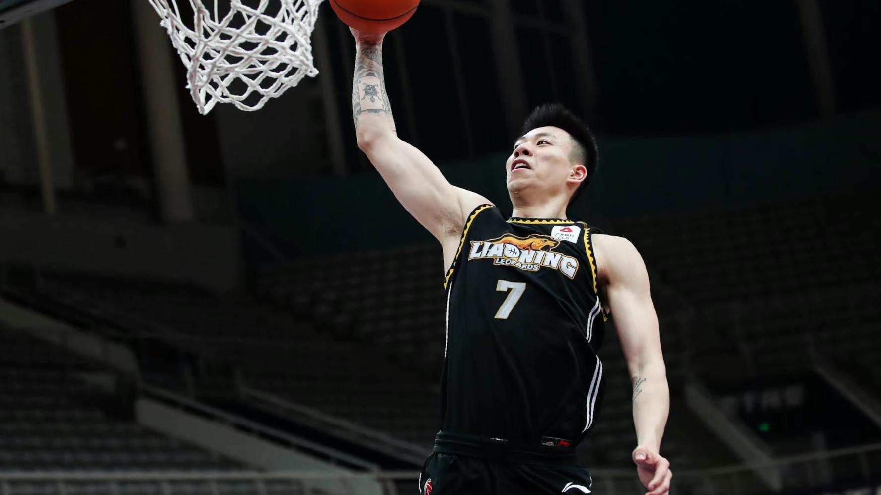 杨鸣|强势复仇！辽宁天才锋线爆发砍25分，杨鸣一招令对手难以招架