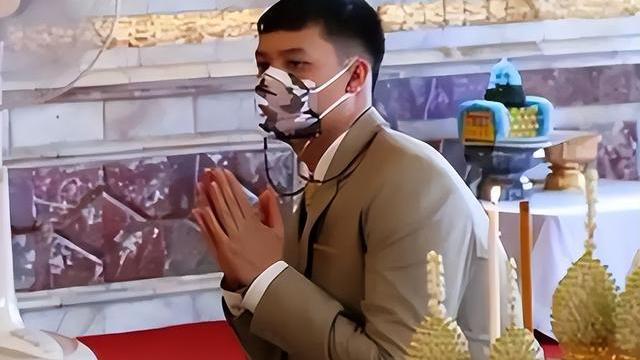 西拉米|西拉米明眸皓齿海报出镜，提帮功晒照孝心尽显，帮衬母妃刷存在感