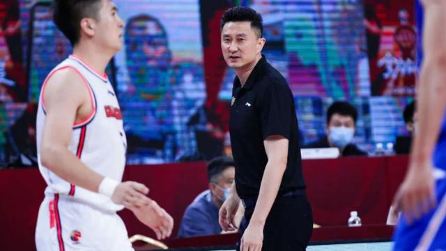 广东男篮|又一个水货外援被用活！杜锋总能人尽其用 他才是广东真正核心？
